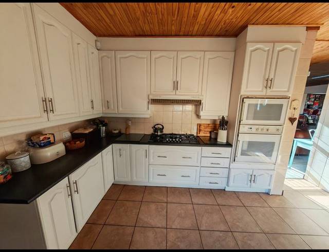 4 BEDROOM HOUSE FOR SALE IN VANDERBIJLPARK SE 3